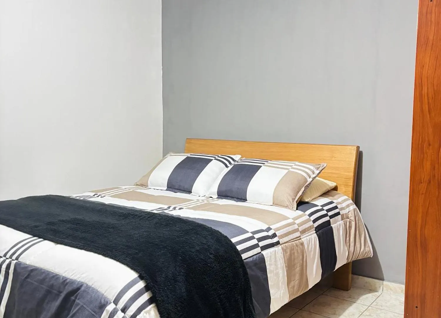 Homestay Room Airport Colombia